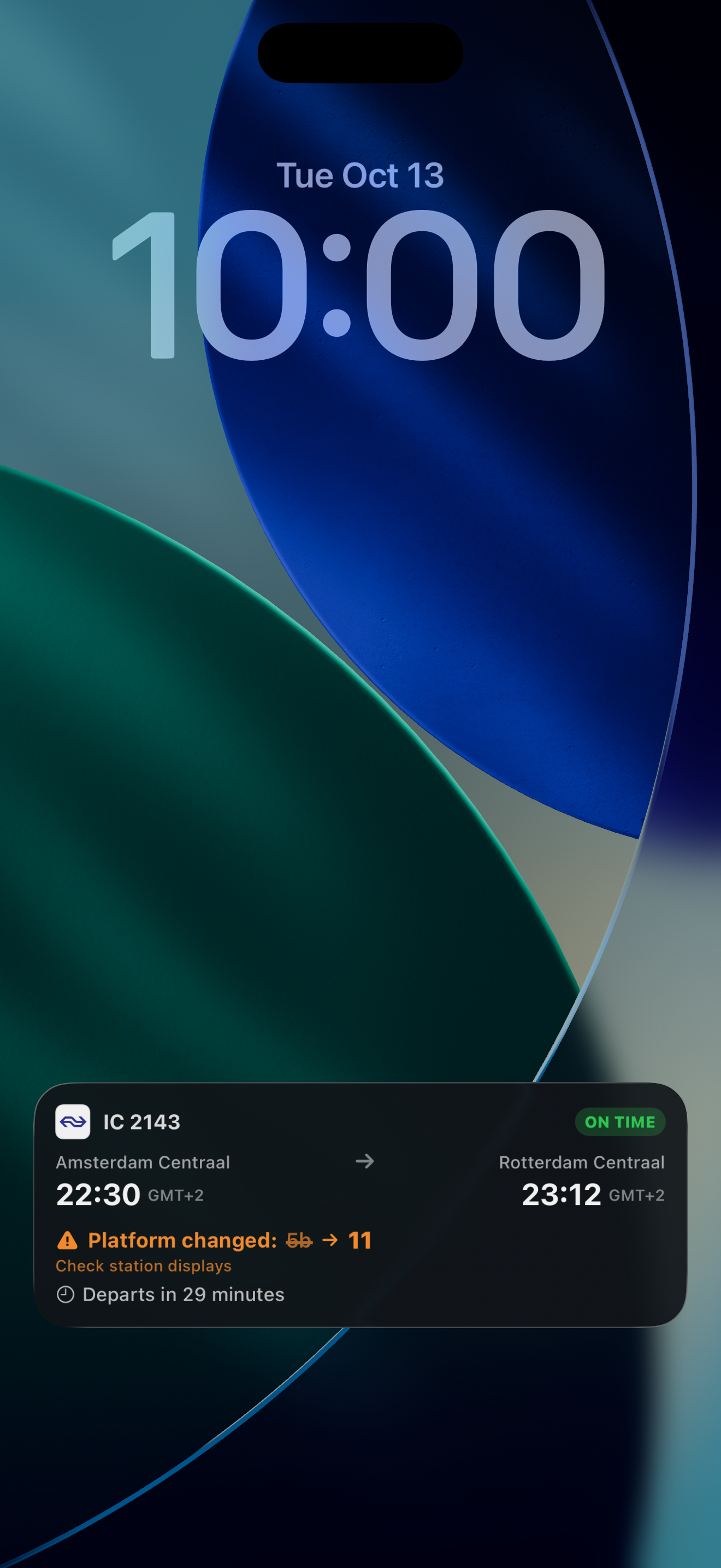 TrainAtlas Lock Screen Live Activity showing a platform change from 5b to 11 with no delay